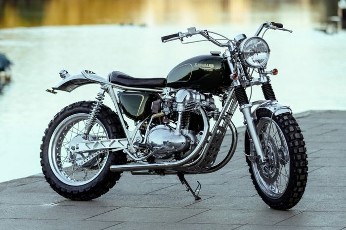 Kawasaki W650 Desert Sled 