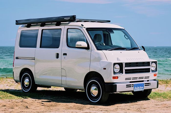 Modifikasi Daihatsu Gran Max garapan bengkel Santa Rosa, Jepang