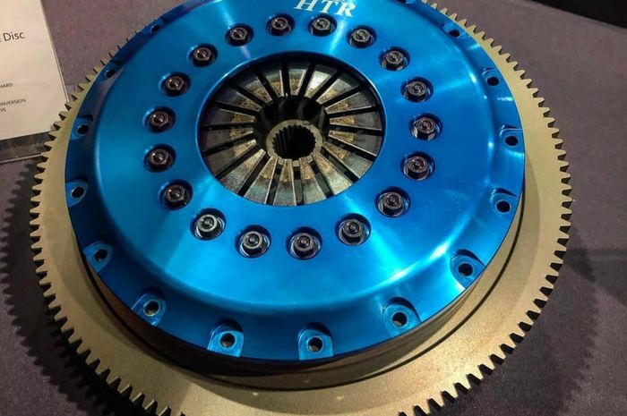 Ilustrasi pelat kopling mobil performa tinggi