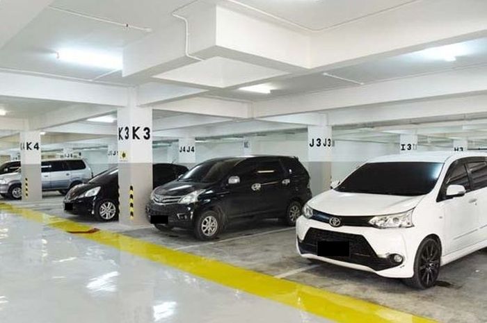 lima titik di DKI Jakarta bakal berlakukan tarif parkir tertinggi untuk kendaraan tak lolos uji emisi (foto hanya ilustrasi)