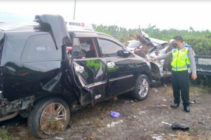 Mobil dinas DPRD Purbalingga mengalami kecelakaan maut di Tol Cipali