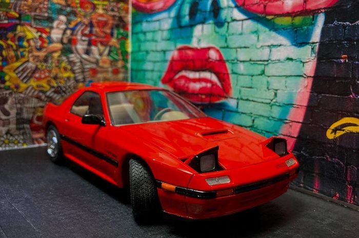 Miniatur Mazda RX-7 GT-Limited