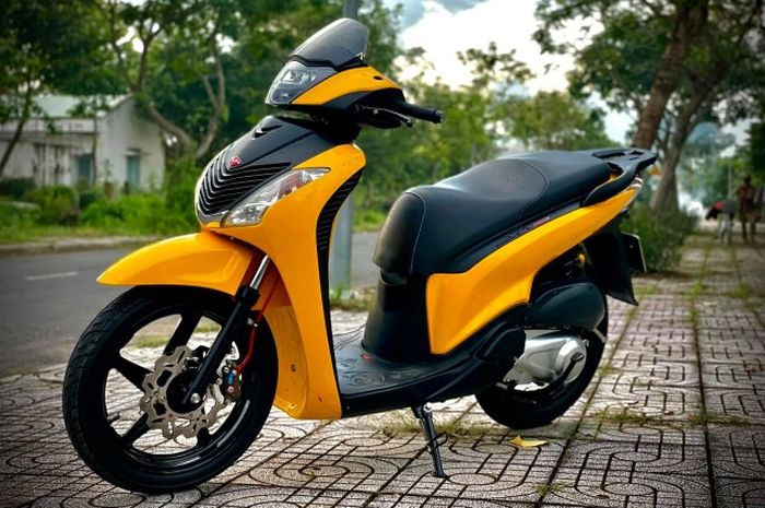 Modifikasi apik Honda SH150i 