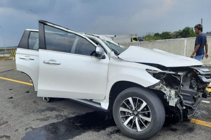 Kecelakaan maut Mitsubishi Pajero Sport milik Vanessa Angel dan Bibi Ardiansyah di Tol Nganjuk, Jawa Timur