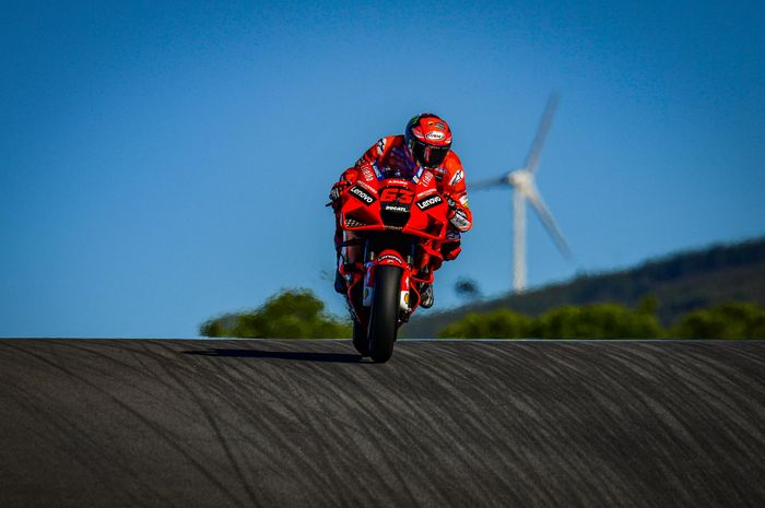 Francesco Bagnaia memimpin FP3 MotoGP Algarve 2021