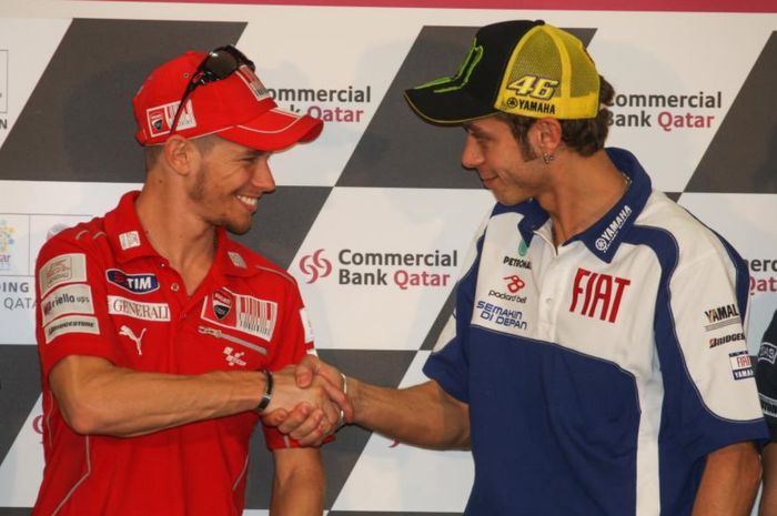 Casey Stoner menilai Valentino Rossi jadi penyebab tribun beberapa sirkuit terlihat sepi pada MotoGP 2022.