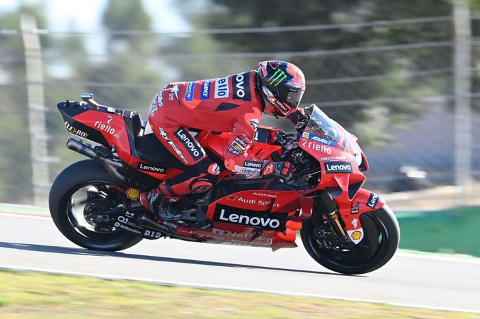 Francesco Bagnaia pimpin sesi warm up MotoGP Algarve 2021