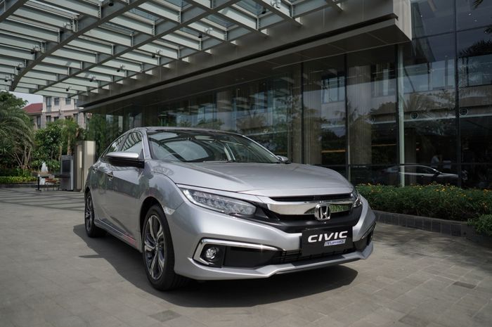 Honda Civic sang juara bertahan di GridOto Award 2021