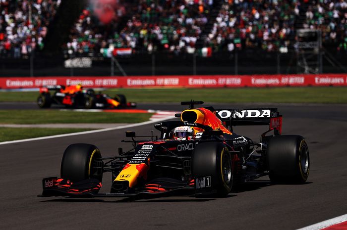 Max Verstappen ungguli Lewis Hamilton dan Sergio Perez untuk menang tanpa ancaman di F1 Meksiko 2021.