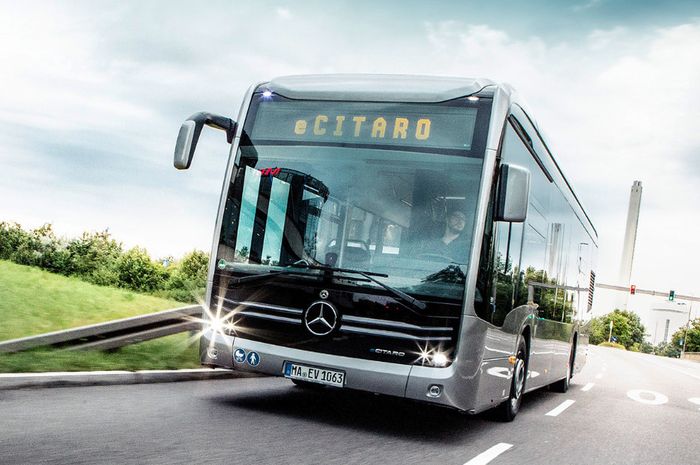 Ilustrasi Bus listrik Mercedes-Benz eCitaro