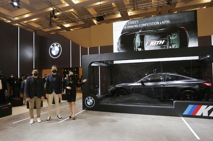 BMW Indonesia menghadirkan kendaraan mewahnya di GIIAS 2021 di ICE BSD City, Tangerang Selatan.