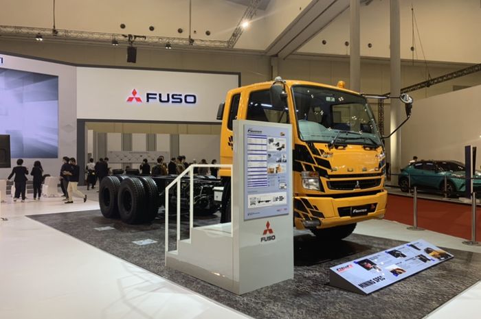 MItusbishi Fuso meluncurkan truk spesialis pertambangan sekaligus membocorkan produk baru di GIIAS 2021.
