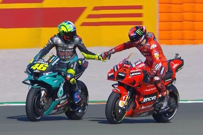 Valentino Rossi pensiun, Ducati sapu bersih podium