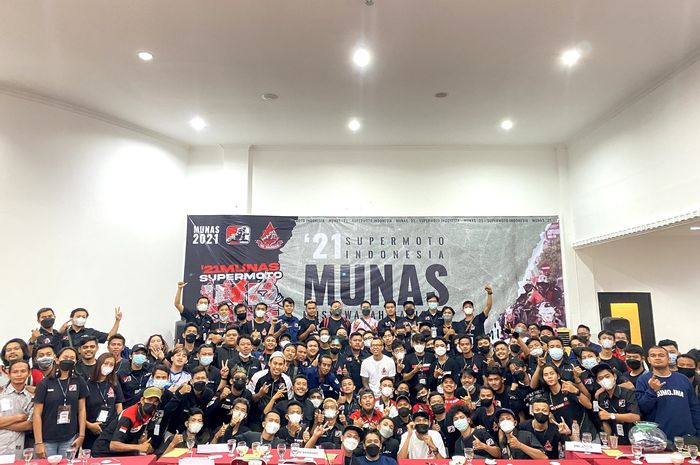 Supermoto Indonesia gelar Munas ketiga, ratusan peserta touring jauh demi silaturahmi dan pilih ketua umum baru.