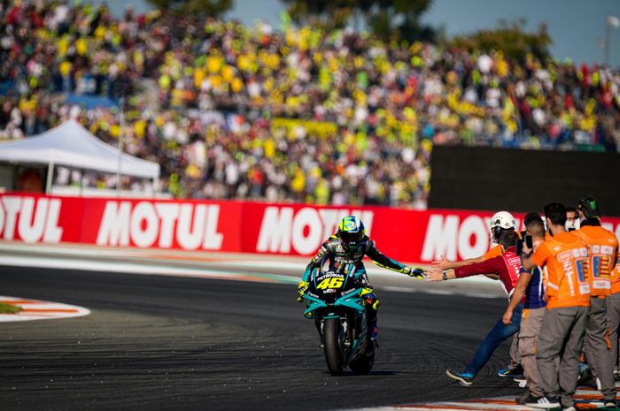 Ada tulisan berbahasa Indonesia di motor Valentino Rossi