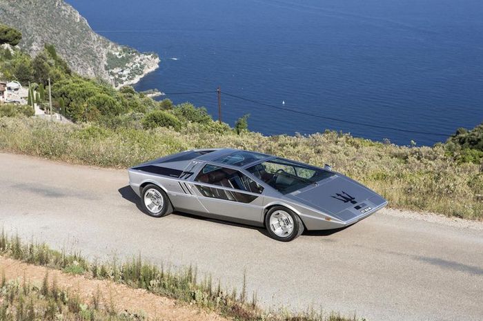 Mobil konsep Maserati Boomerang.