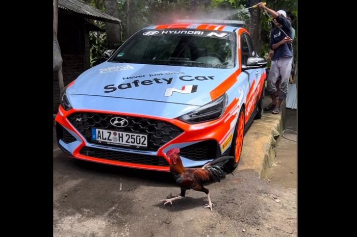 Heboh Safety Car WorldSBK dicuci di tempat cuci mobil lokal