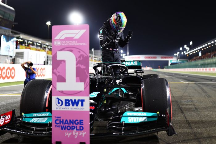 Lewis Hamilton raih pole position di Qatar