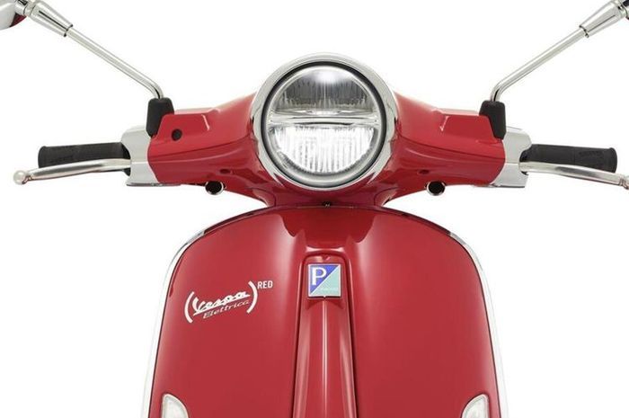 warnanya merah darah, skutik baru Vespa ini mesinnya hening anti mampir ke SPBU