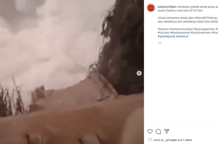 Jembatan Gladak Perak putus dikarenakan erupsi Gunung Semeru