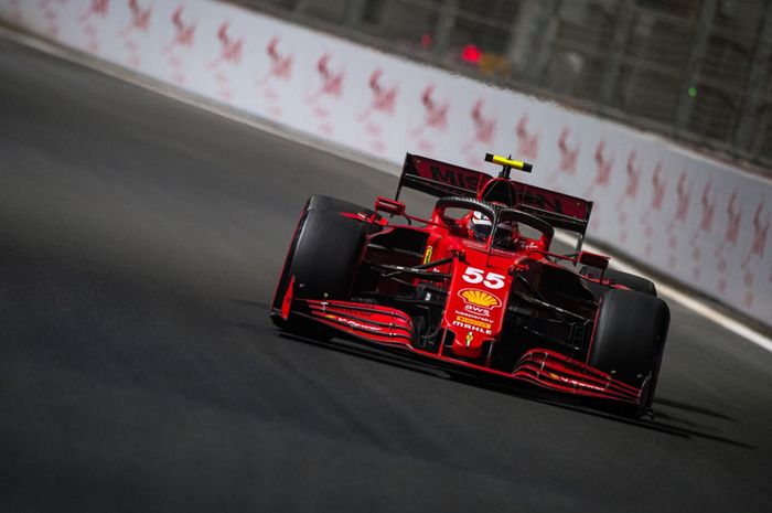 Carlos Sainz bikin heboh fans F1 asal Indonesia