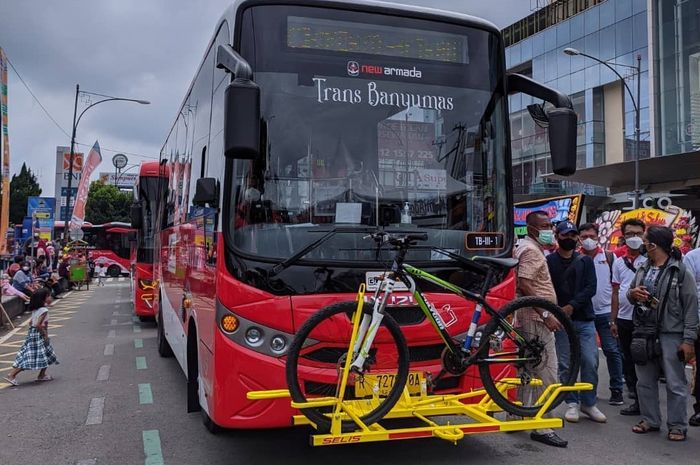 Bus BTS Trans Banyumas resmi dioperasikan pada Minggu (05/12/2021).