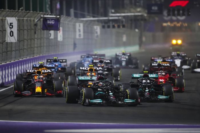 Lewis Hamilton samakan poin dengan Max Verstappen