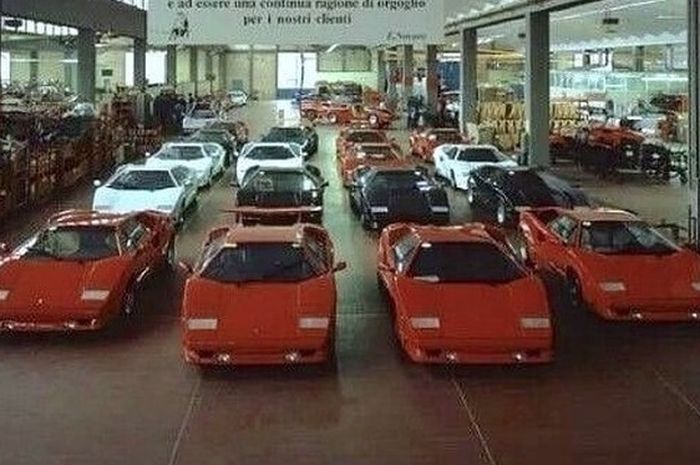 Sejumlah Lamborghini Countach di pabrik Sant'Agata Bolognese, Italia.