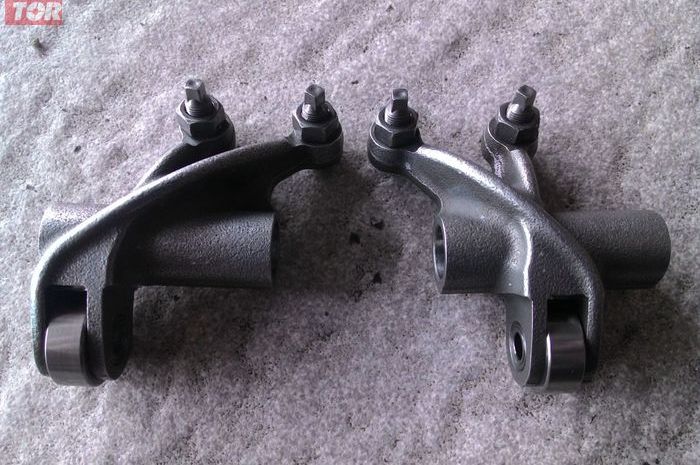 Ilustrasi roller rocker arm
