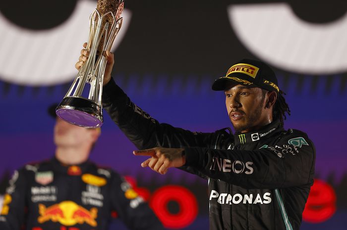 Lewis Hamilton harus finish di depan Max Verstappen jika ingin pertahankan gelar juara dunia. Trek rekor sudah mendukung. 