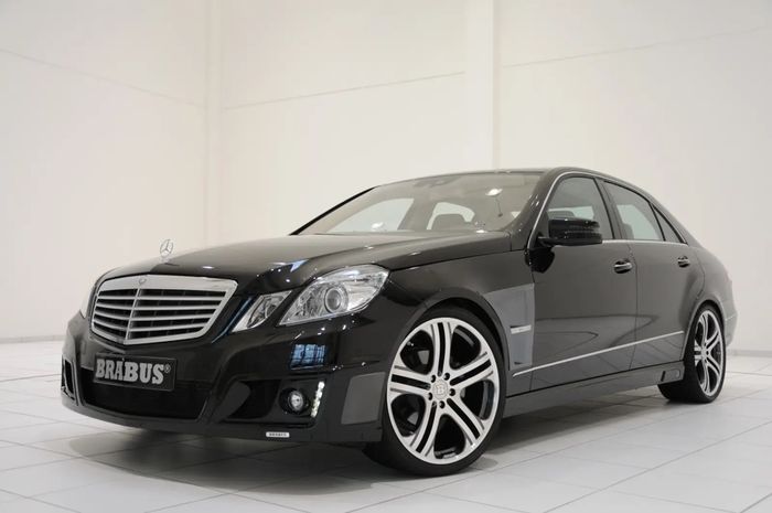 Modifikasi Mercedes-Benz E-Class 2010 kena upgrade Brabus, Jerman