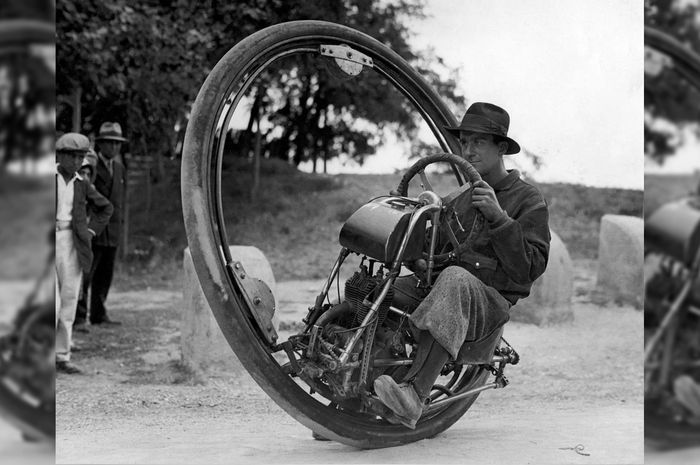 Monowheel yang dikembangkan oleh insinyur asal Italia bernama M. Goventosa pada 1933 silam.
