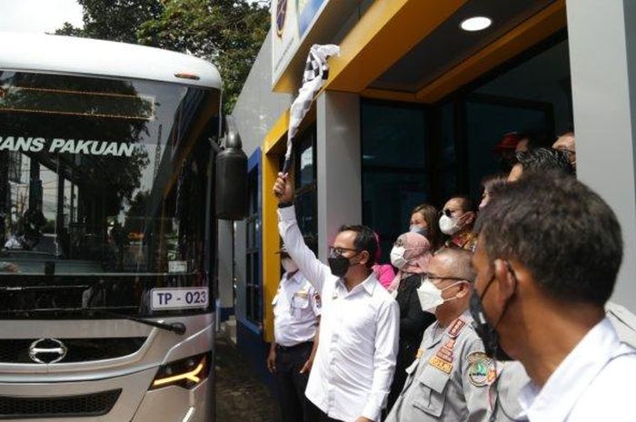 Wali Kota Bogor, Bima Arya, meresmikan dua koridor baru Biskita Trans Pakuan.