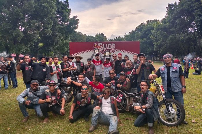 Bikers Brotherhood MC (BBMC) Indonesia - Racing Division berhasil meraih podium dua di dua kategori dalam balap grasstrack bertajuk SLide on Sunday, Minggu (12/12/2021)