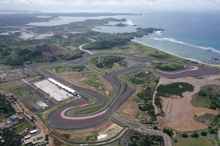 Sirkuit Mandalika berbenah jelang MotoGP Indonesia 2021, kebut penyelesaian infrastruktur untuk kejar homologasi.