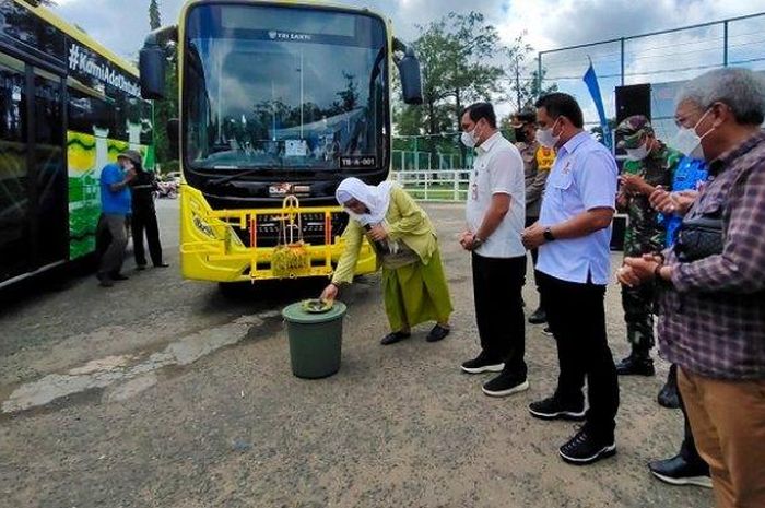 Prosesi pengenalan armada bus Tran Banjarbakula ke masyarakat pada 17 Desember 2021 lalu.
