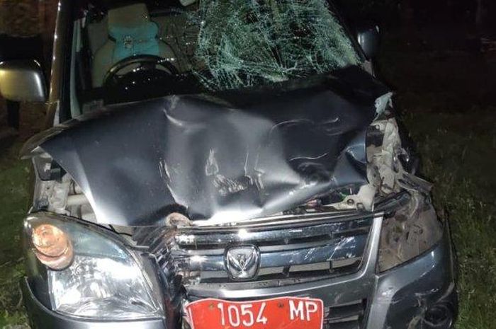 Suzuki Karimun Wagon R Disperindag kabupaten Probolinggo tabrak motor