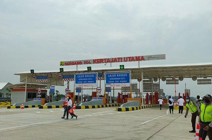 Jalan tol akses BIJB Kertajati sudah resmi dioperasikan pada Senin (20/12/2021).