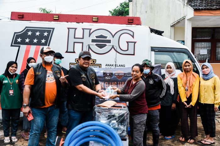 H.O.G Anak Elang Jakarta Chapter Kunjungi Posko Pengungsian Korban Erupsi Gunung Semeru 
