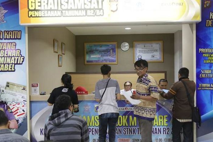 Gerai Samsat dan SIM di Blok M Square, Jakarta Selatan