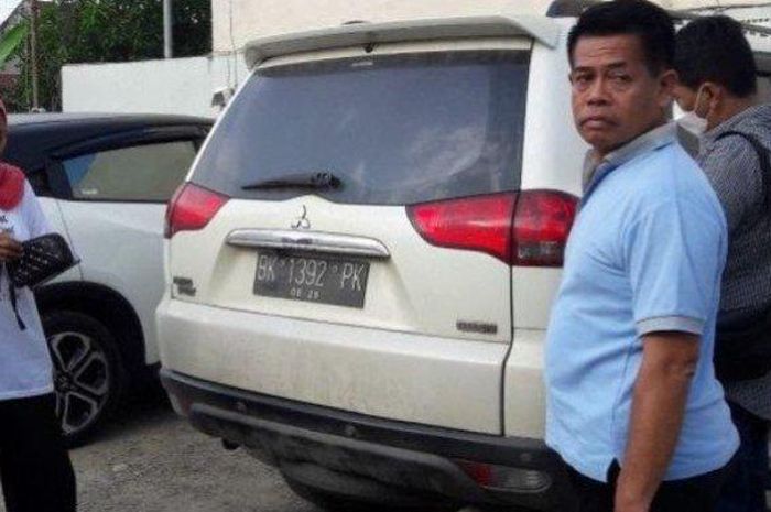 Dana desa Rp 240 juta di kabin Mitsubishi Pajero Sport raib diembat maling modus pecah kaca di Stabat, kabupaten Langkat, Sumatera Utara