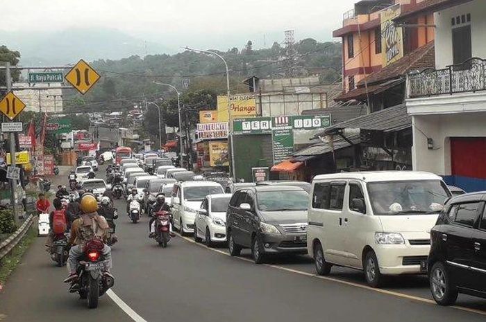 Ilustrasi kawasan Puncak, Bogor saat libur Tahun Baru 2022.