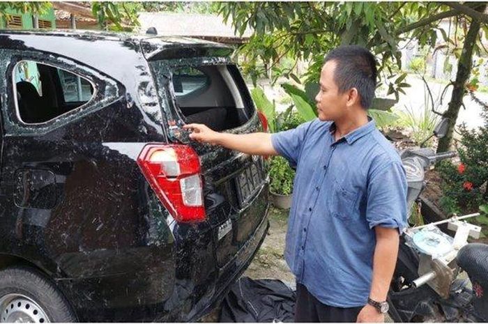 Zainul Azis (37) pengemudi Daihatsu Sigra warna hitam plat BG 1494 XX yang tenggelam di saluran Irigasi kawasan Desa Pahang Asri, Kecamatan Buay Pemuka Peliuang, Kabupaten OKU Timur, Senin (27/12/2021) sekitar pukul 07.00 WIB 