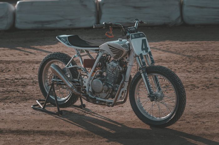 Honda XR600  bergaya flat tracker garapan Vintage Addiction Motorcycles