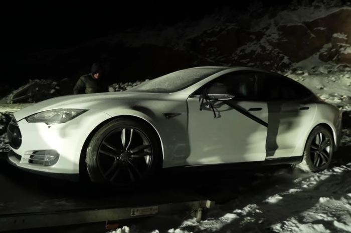 Tesla Model S 2013 bekas milik pria asal Finlandia bernama Tuomas Katainen.