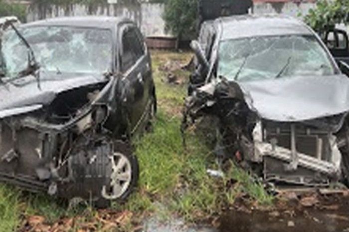 Kecelakaan Daihatsu Xenia Vs Toyota Avanza hingga mengakibatkan korban jiwa