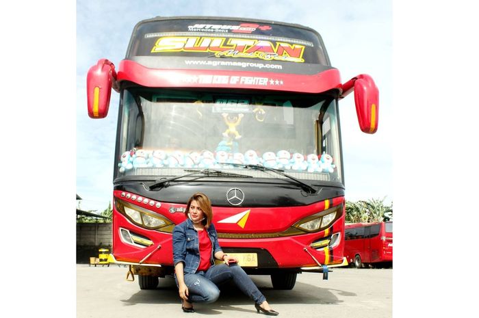 Liena Ozora, sosok sopir bus AKAP cantik yang bekerja di trayek Wonogiri-Jakarta