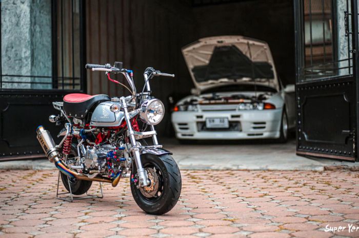 Modifikasi apik Honda Monkey Z50