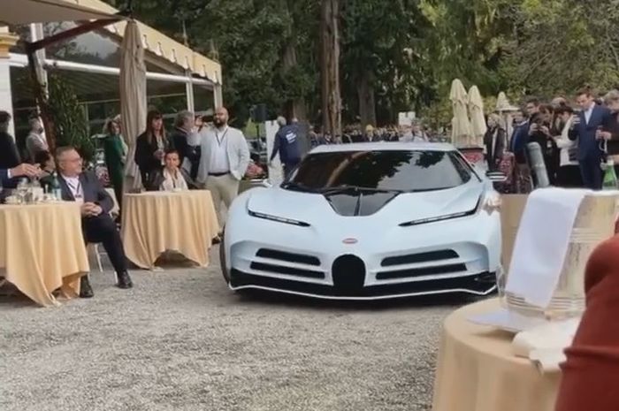 Konglomerat satu ini datang ke sebuah acara pakai Bugatti Centodieci.