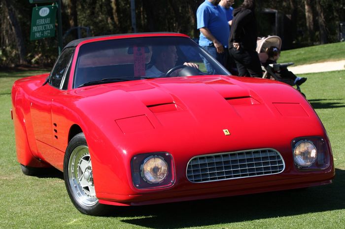 Supercar Ferrari dengan desain nyeleneh yang pernah dibuat, namanya 365 GT NART Spyder.